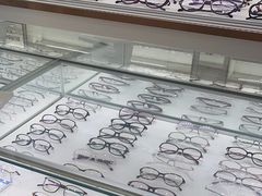 -翰佐蔡司小乐圆·依视路星趣控·暴龙眼镜折扣店