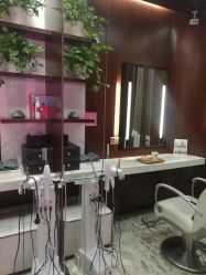 -AKOZO Beauty Salon