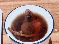 茶树菇龙骨汤-先记烧鹅王·本地粤菜(福永店)