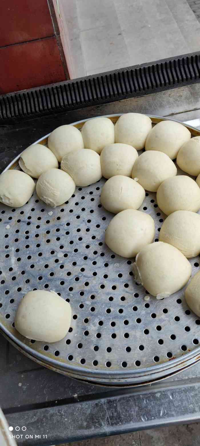 老窖馒头鲜肉-"很喜欢的老窖馒头,没有过多点评.第一老.