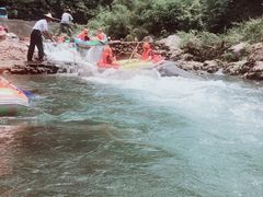 -安吉龙王山峡谷漂流