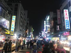 -六合夜市