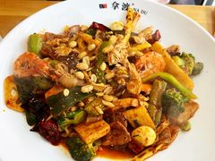 麻辣香锅-拿渡·水煮鱼麻辣香锅(王府井奥莱·香江小镇店)