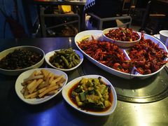 -龙巢盱眙龙虾·牛蛙·烧烤宵夜(八卦岭店)