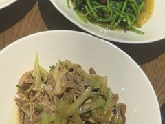 -黄泥岗·地道湖北菜(奥特莱斯店)