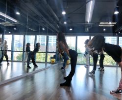 -STAR舞蹈工作室