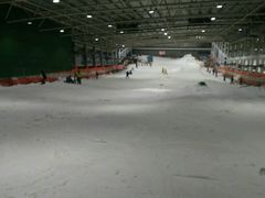 -乔波室内滑雪场
