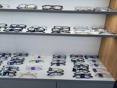 -视野联行眼镜·蔡司·依视路(省体育馆店)