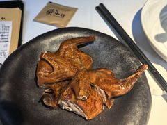 脆炸乳鸽-荣小馆(安达仕店)