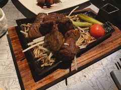 -穹六人间 people 6(岳阳路店)