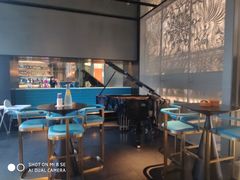 用餐区-凤凰湘语·湘粤鲜融(浦东旗舰店)