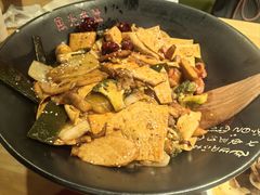 -风光老灶麻辣香锅(大成路翠微百货店)