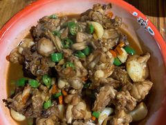 红烧牛蛙-老三样·美食研究中心(世贸路店)