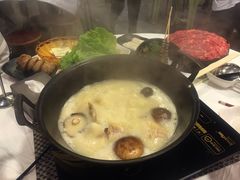 -鲜入围煮花胶鸡海鲜火锅