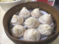 -莱莱小笼·乔艾