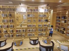 -漕河泾街道图书馆(漕河泾社区文化活动中心店)