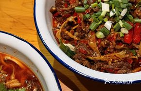 Fresh Pepper Braised Beef Noodles