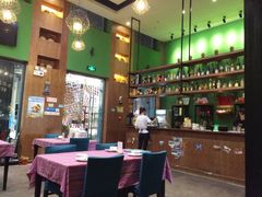 -香巴拉云南餐厅(华莱坞店)