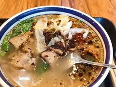 -云阿蛮云南生烫牛肉米线(奉贤路店)