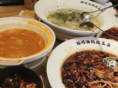 -严记小天府酸菜鱼(西四路店)