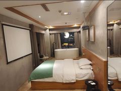 -闲隅江景艺术酒店(解放碑洪崖洞总店)