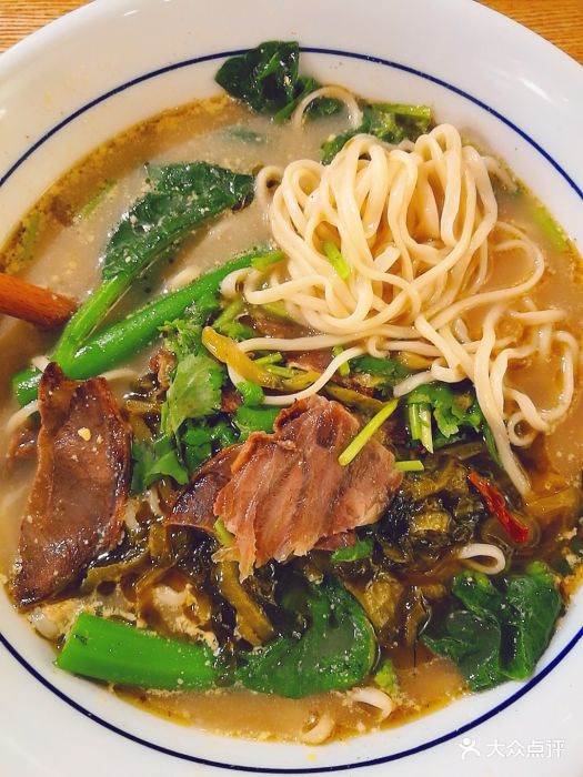 秦味儿·西安手工面(京基店)大刀牛肉酸菜面图片