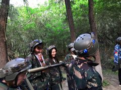 -亲兄弟真人CS团建拓展基地