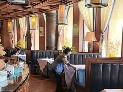 -八府香鸭·啫啫煲(华山路店)