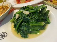 -肥肥虾庄·金牌油焖大虾(汉街SKP店)