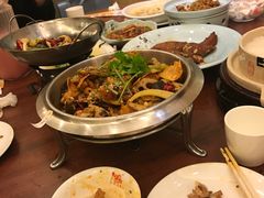 干锅牛蛙-川流不息·地道川菜·小龙虾(新松江路店)
