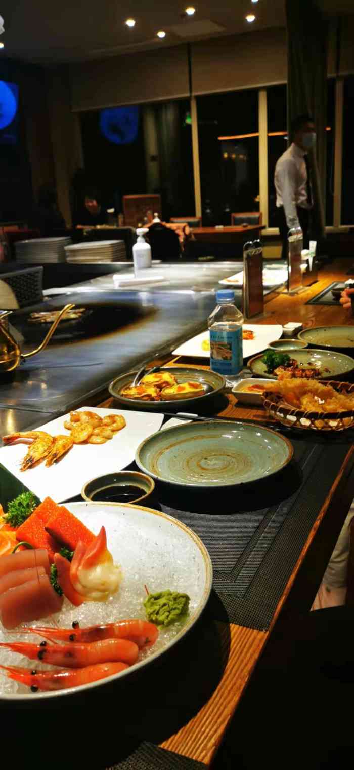 青石牛铁板烧(怡海花园店)-"他:我单位边上开了一家日料店,味道好,服.