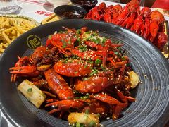 -肥肥虾庄·金牌油焖大虾(汉街SKP店)