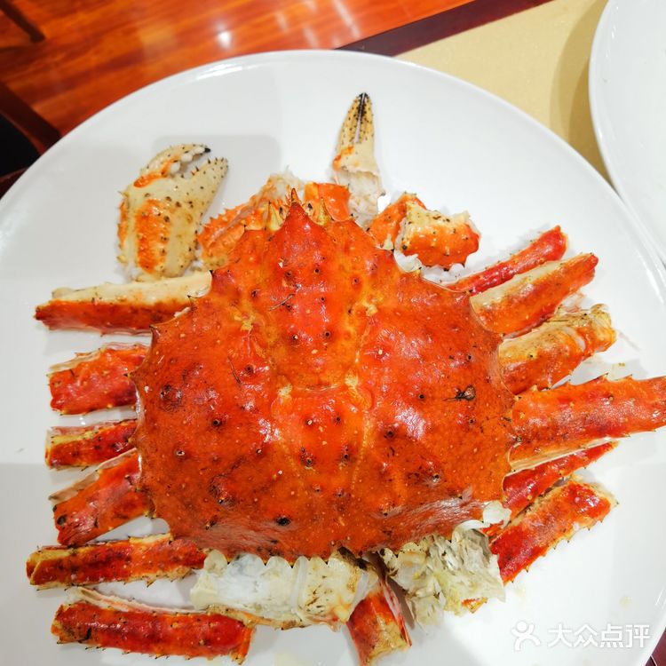 这家店在崂山区上实中心，是一家白酒公司，现在也做私房