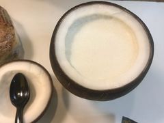 -志龙皇冠吃货椰子铺
