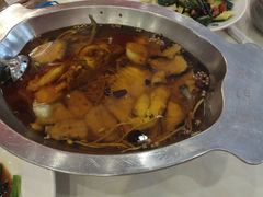 -鑫巴蜀小镇 · 水煮鱼专研店(玉桥店)
