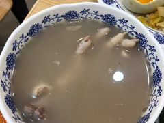 眉豆花生唐排煲鸡脚-棋哥烧鹅餐室(发昌大厦店)