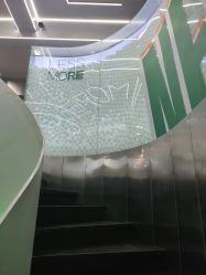 -LESSMORE科技头皮理容中心