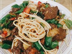 -歹歹的加个面过油肉拌面