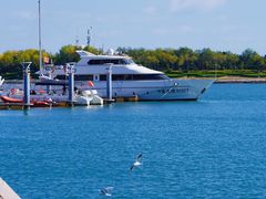 -巧克力渔家.小船海鲜胶东菜(万平口店)