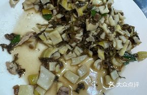 Bamboo Shoots Stir-Fried with Preserved Mustard Greens