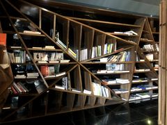 -钟书阁(松江泰晤士小镇店)