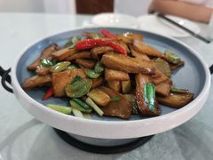 腊八蒜炒杏鲍菇-新加坡瑞珍•海河观景餐厅