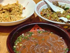 -帅巴人舅母子腊蹄民俗村