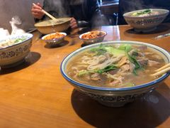 -邱芳粉店(迎宾大道旗舰店)