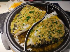 -阿瓦山寨·湘菜现炒·剁椒鱼头王(咸阳总店)