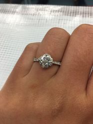 -威德钻石-克拉钻大本营(南京东路店)