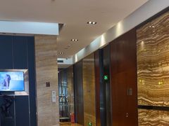 -武汉光谷广场杨家湾地铁站怡程酒店