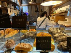 面包甜点陈列柜-仙峰天然面包(迎宾路店)