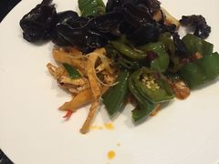 -鱼鲜饭香·招牌汽锅剁椒鱼头王