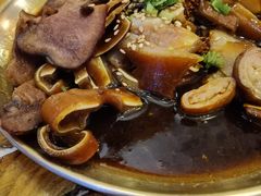 肥肠牛舌拼猪耳-有肉食·虎九闽菜(798艺术区店)
